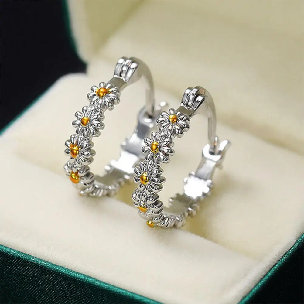 

Silver Daisy Hoop Earrings For Women Simple Stylish Versatile Girl Accessories Small Daisy Flower Earrings Round Circle Trendy