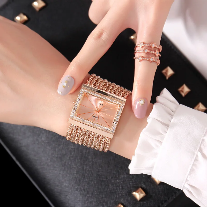 Hot Sale Fashion Wrist Watches For Women Square Bracelet Golden Women's Watches Diamond Women Quartz Watches Ladies Steel