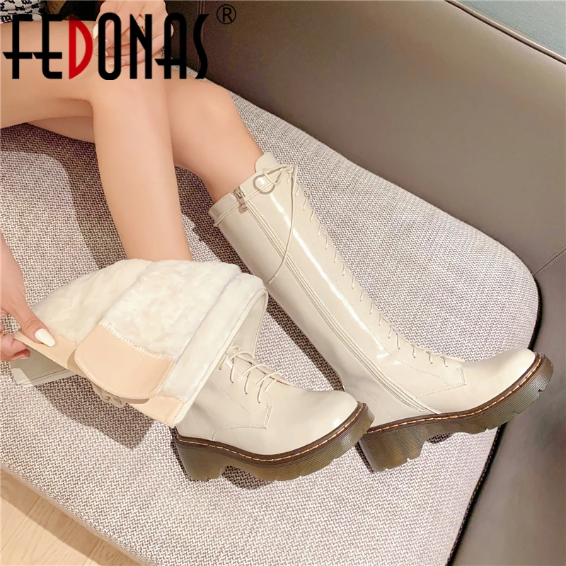 

FEDONAS/зимние сапоги; Повседневные модные женские сапоги до колена; Натуральная кожа; Коллекция 2022 года; Зимняя теплая шерстяная обувь на толс...