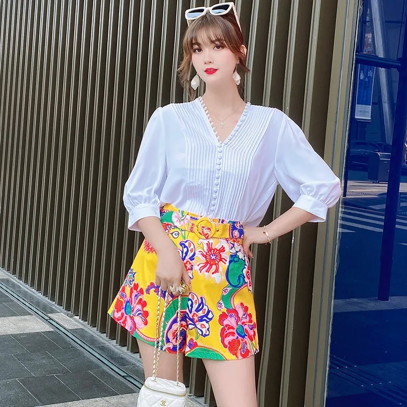 

DIDABOLE New Women Sets V-Neck Pleated Bose Tops + Print Vintage Fashion Shorts Casual Chic Two-Piece Suit
