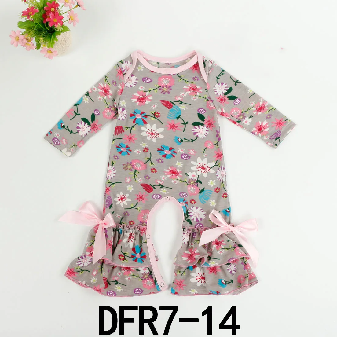 Новинка; зимний детский комбинезон из молочного шелка; одежда для малышей; милый комбинезон с длинными рукавами и оборками; комплекты одежды