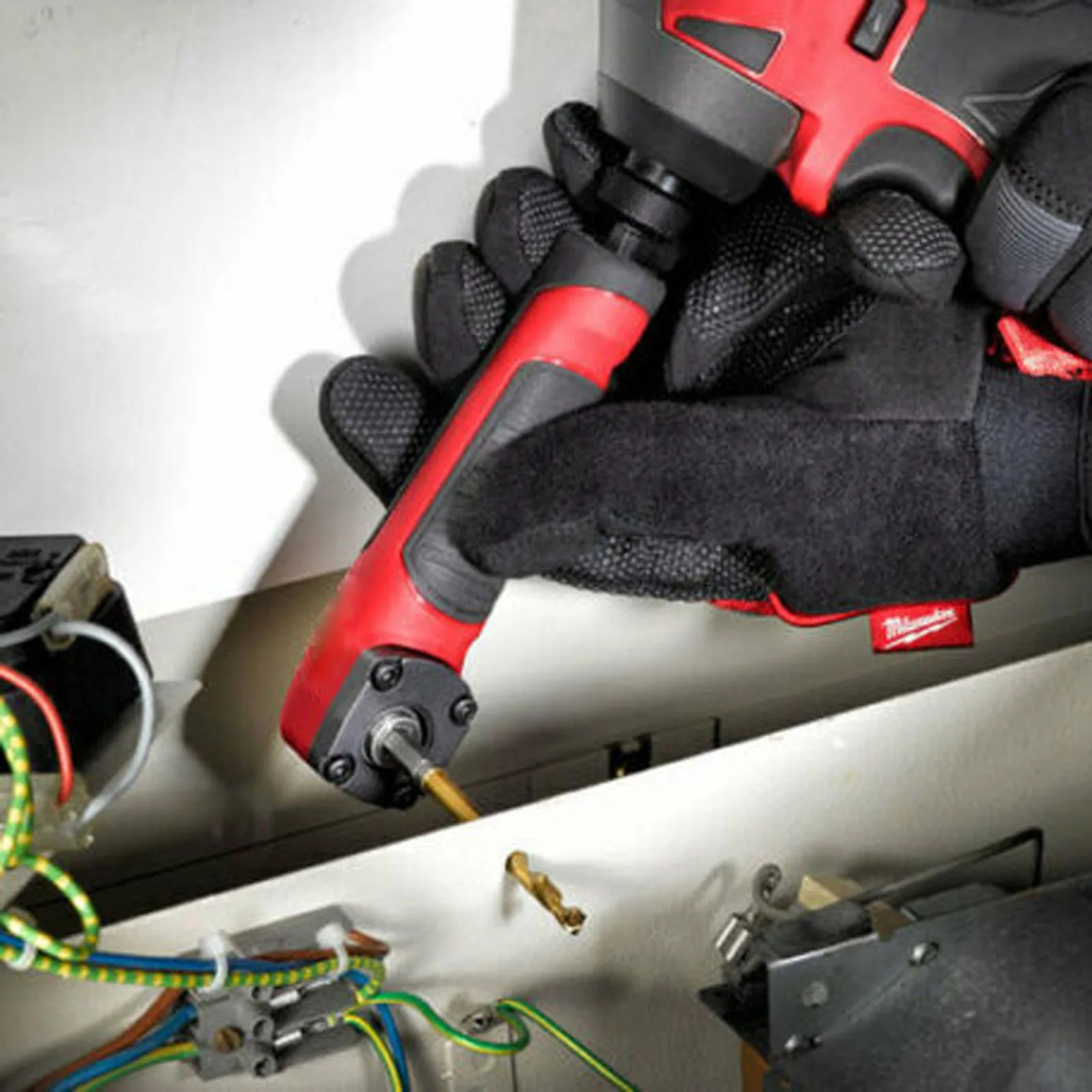 Адаптер для прямоугольной дрели предотвращающий разрыв рек и ударных драйверов