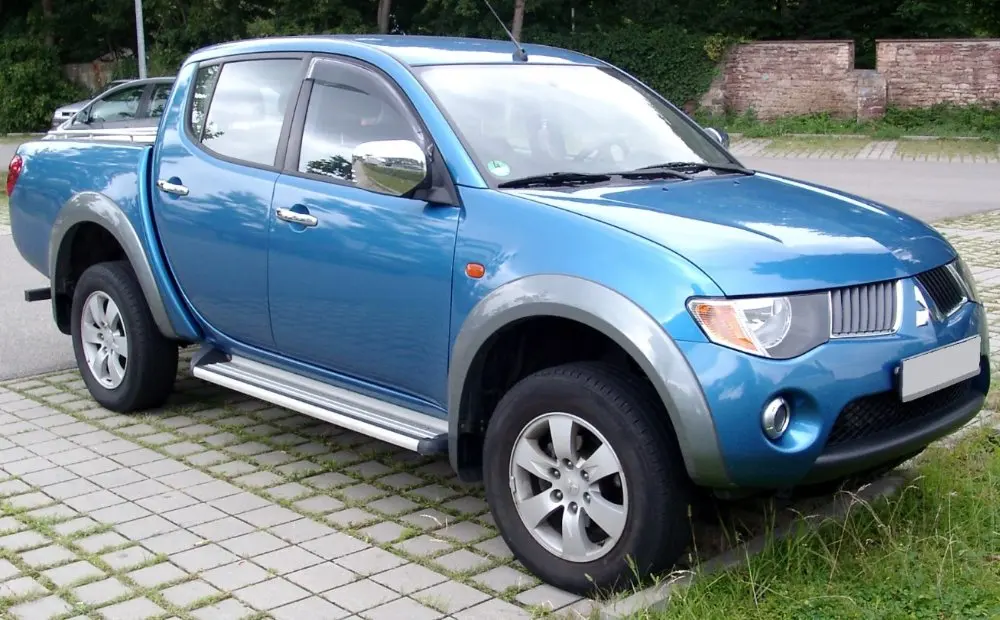 Светодиодная полоса для порога автомобиля Mitsubishi Triton L200 2007 2013 2015 аксессуары