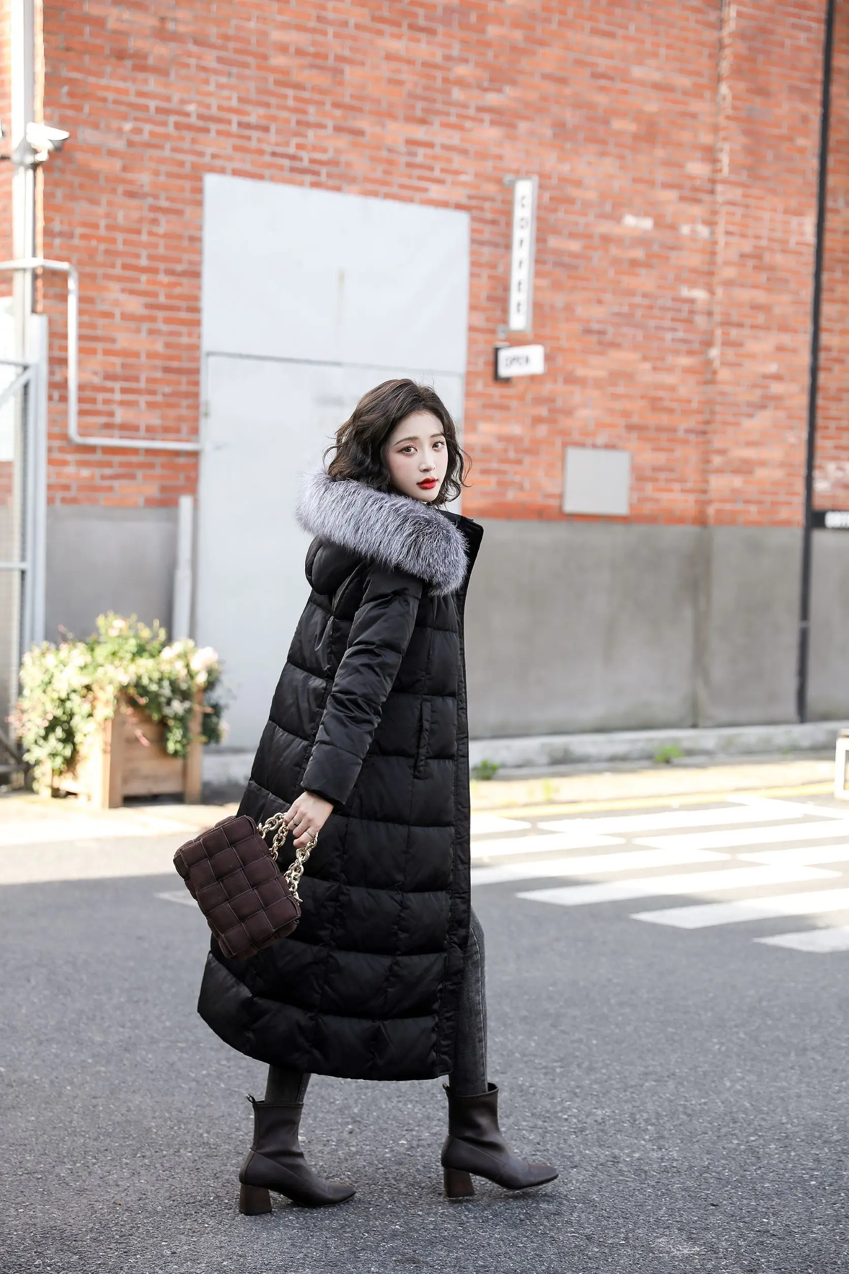 

Sale Slim Natural Raccoon Fox Fur Hooded Winter Down Coat Women 90% White Duck Down Jacket Thick Warm Parkas Female Outerwear