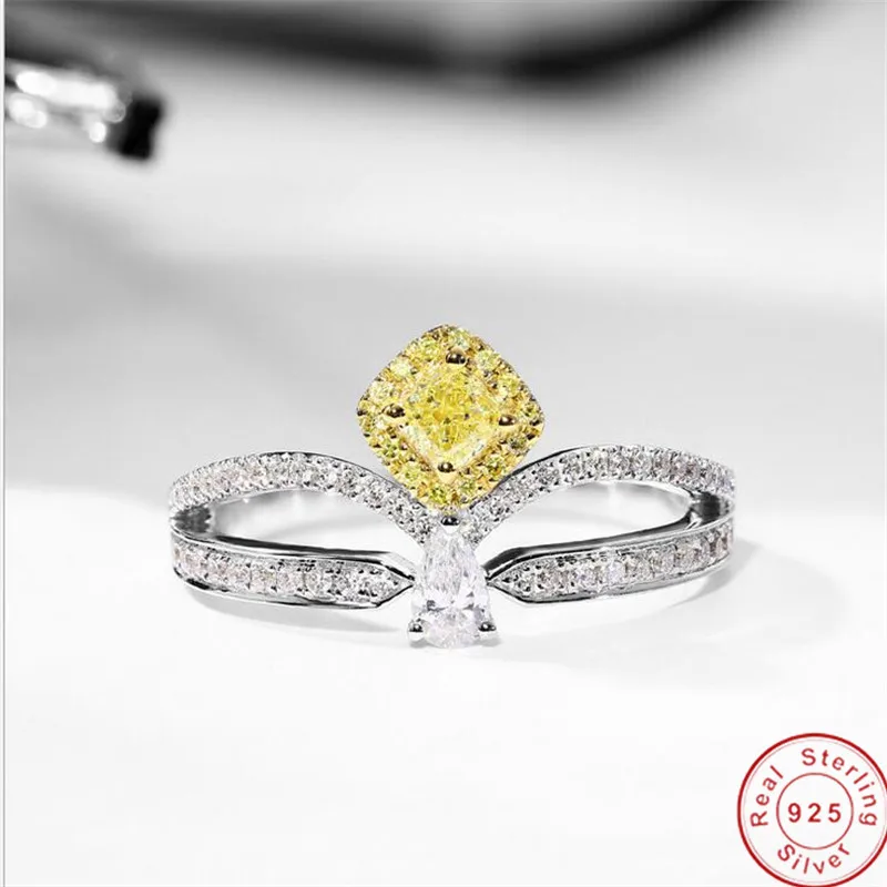 Женское кольцо из серебра 925 пробы с фианитом | Украшения и аксессуары