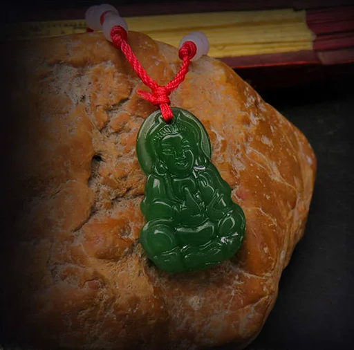 Китайская шикарная стеклянная статуя Будды из искусственного кристалла красная