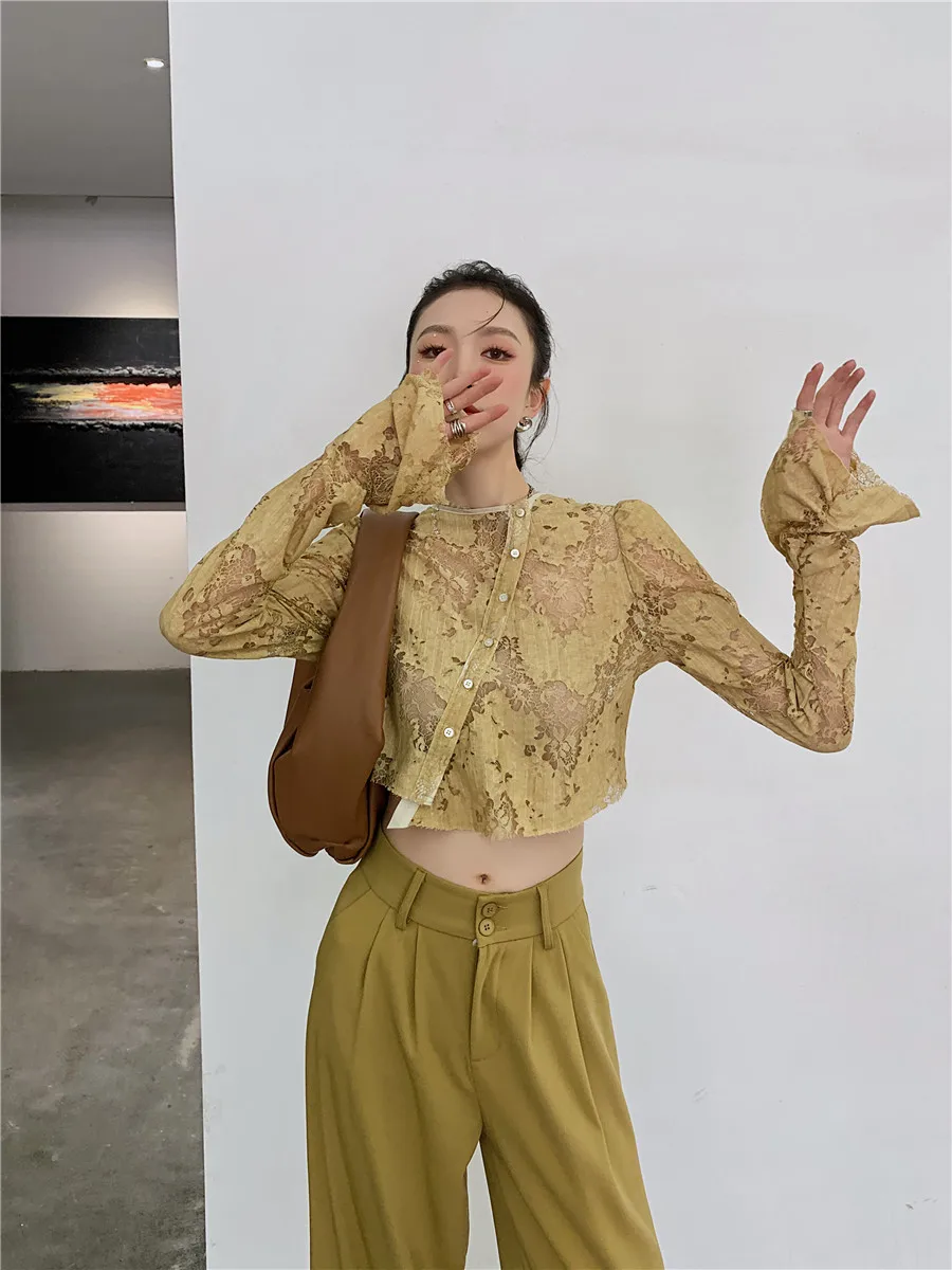 

ZCSMLL Summer New Product Design Sense Tops Round Collar Hollow Retro Pattern Shirt Female Literature and Art Women Jacket