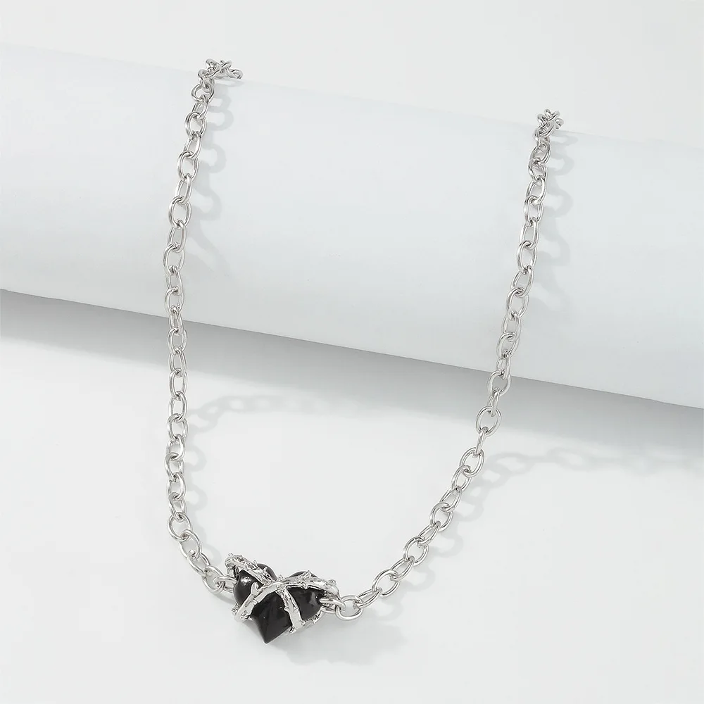 Новые модные панк готические шипы ожерелья с любовным сердцем для женщин