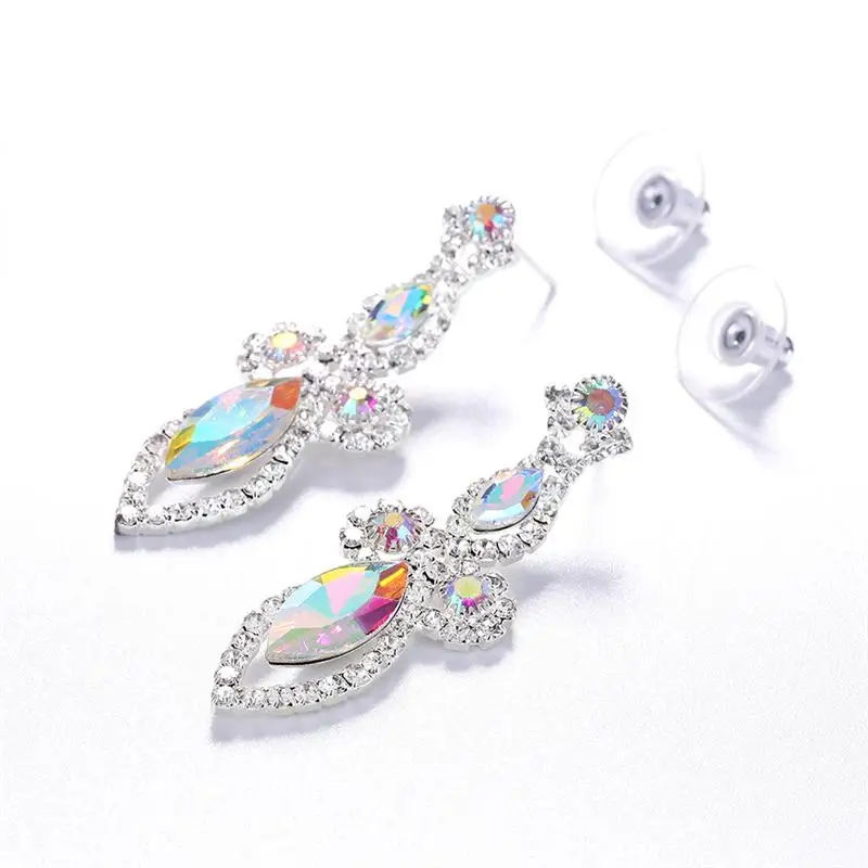 Модные серьги-гвоздики с кисточками для девушек и |