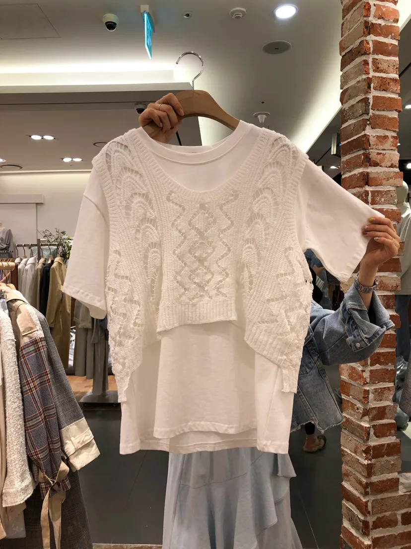 

2021 New Summer Casual Two Piece Set Women Suit Simple O-neck Short Sleeve White Women Shirts +all Match Knitted Vest