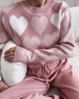Женский осенне-зимний вязаный свитер, Модный женский костюм из двух предметов с принтом в виде сердца, свитер с цветными вставками и брюки на завязках
