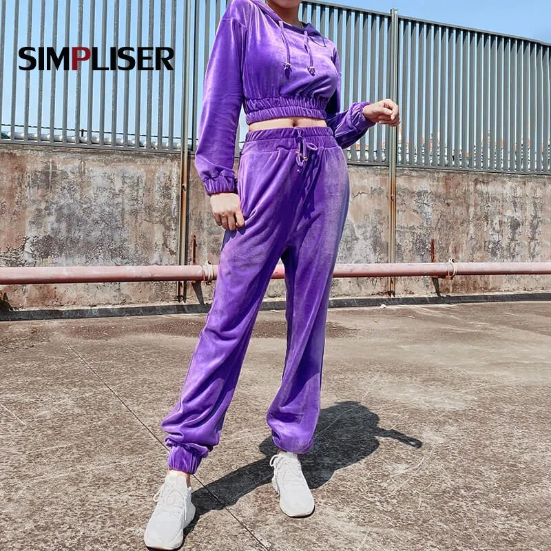 Женский спортивный костюм из двух предметов фиолетовый или розовый укороченный