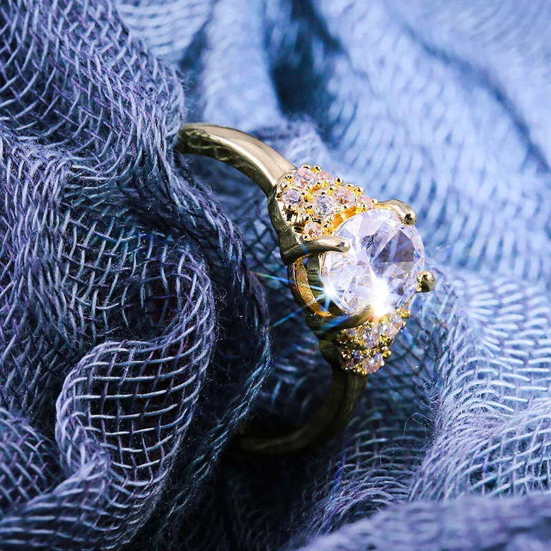 Роскошное женское кольцо с овальным цирконом модное обручальное желтого и