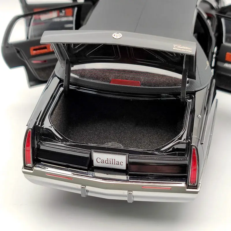 Модель автомобиля из литого под давлением GM 1:18 для Cadillac Fleetwood Sedan 1993 Black | Игрушки и