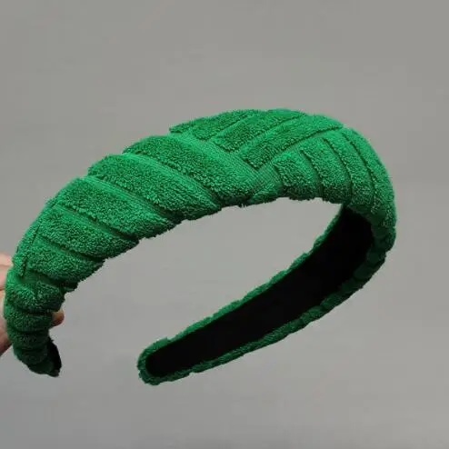 Женская плюшевая повязка на голову зеленая с узором в виде полотенца Роскошный