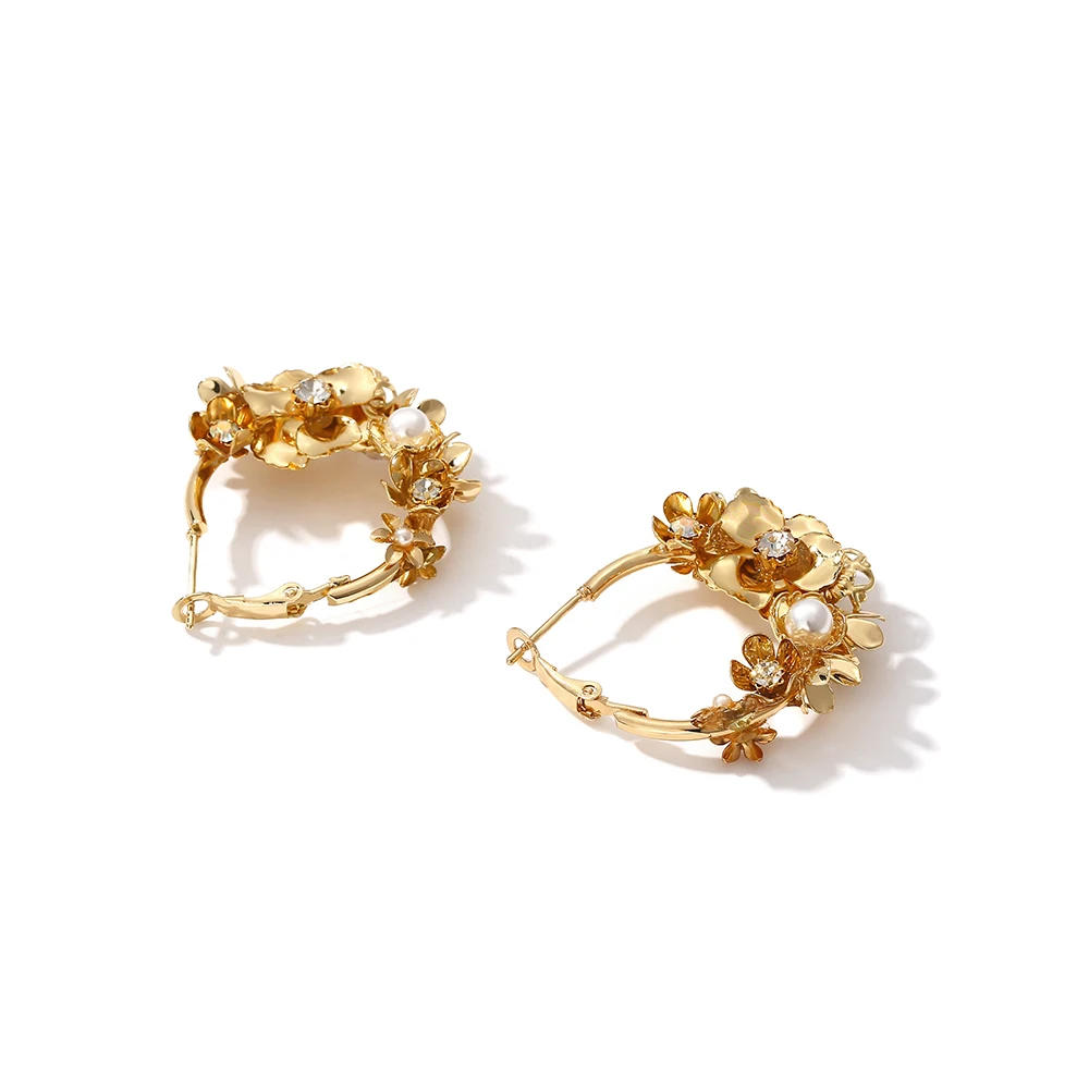 Изысканные элегантные серьги кольца YMYW с искусственным жемчугом и цветком