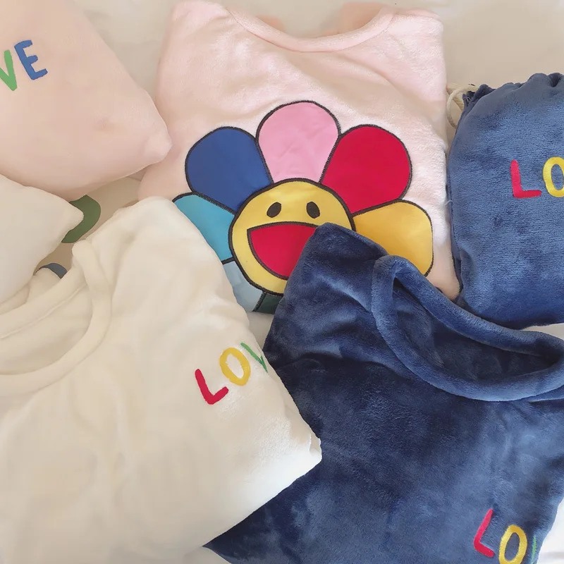 

2020 Fall/Winter New Product Flannel Homewear Set Storage Bag Cartoon Coral Fleece Pajamas Loose Batas De Dormir Para Mujer