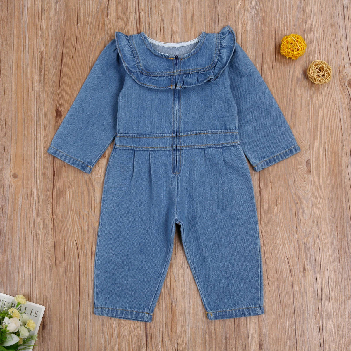 Комбинезон детский джинсовый на молнии с оборками и длинным рукавом От 1 до 6 лет |