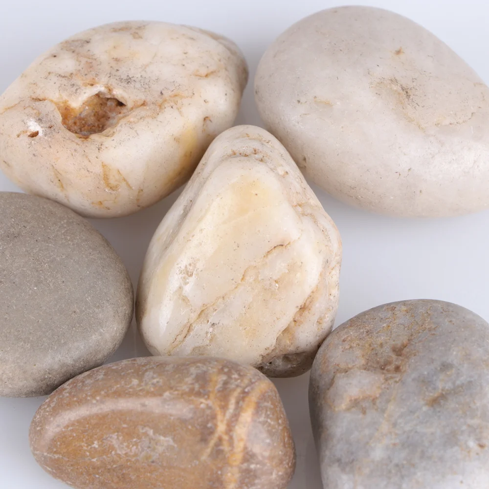 

1 Pack of 500g Aquarium Decorative Stones Fish Tank Bottom Landscape Layout Stone Ornaments (Ocean Blue - Cashew Stone)