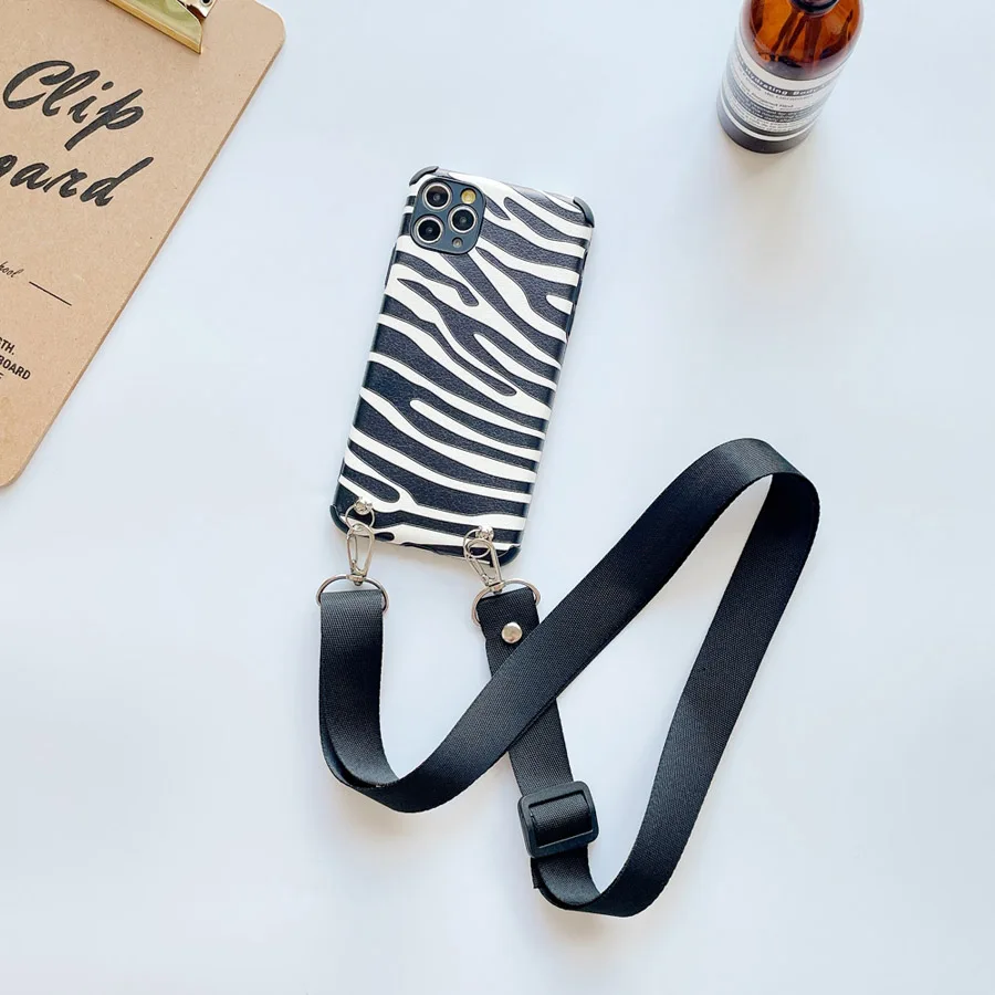 Мягкий силиконовый ударопрочный чехол с ремешком и цепочкой для iPhone 14 13 12 11 Pro Max 7 8