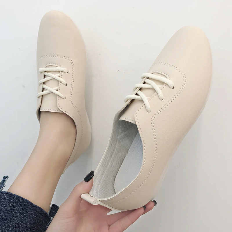 Женские лоферы из натуральной кожи на плоской подошве с круглым носком