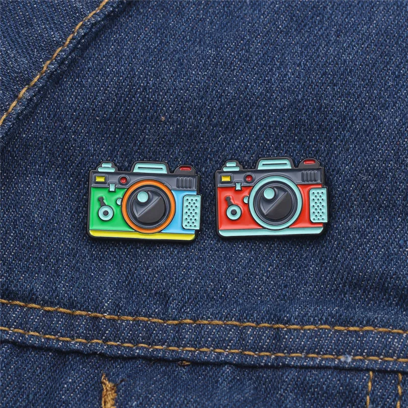 Модная эмалированная брошь в виде мультяшной камеры 2 цвета ретро камера женская
