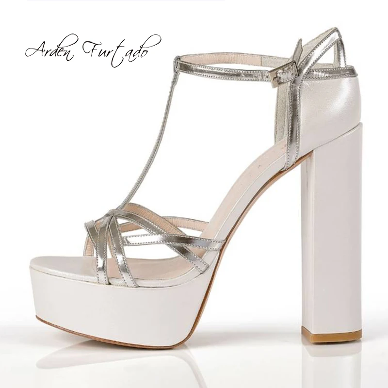 Женские босоножки на массивном каблуке Arden серебристые Босоножки платформе и