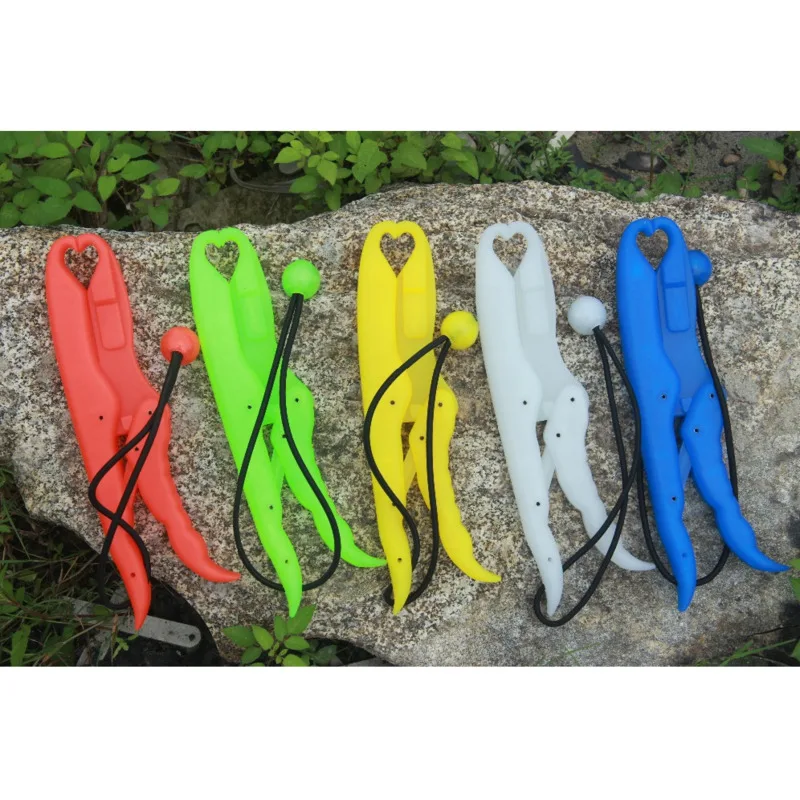 

Fluorescent fish has 4 colors, plastic fishing handle, manual control and floating handle