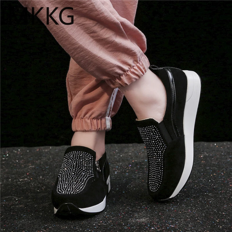 Кроссовки женские из флока на среднем каблуке лоферы повседневная мягкая обувь