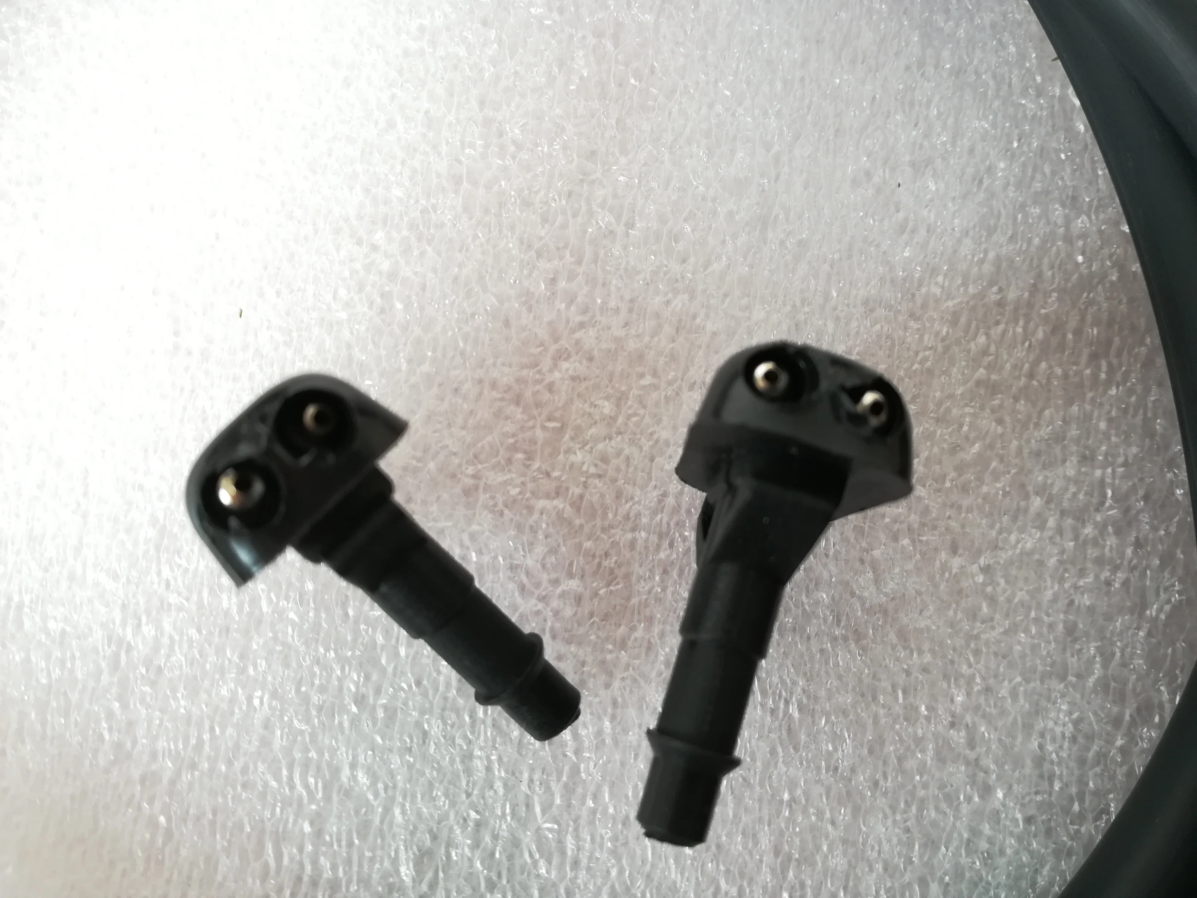 Распылительная насадка для мытья лобового стекла со шлангом Mitsubishi Pajero V31 V32 V33 2 шт.