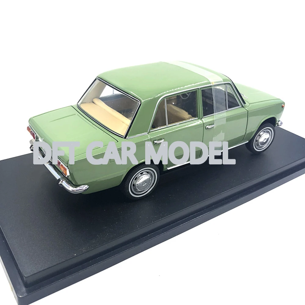 Литая модель автомобиля Lada 124 1:18 коллекция игрушек для подарков Бесплатная
