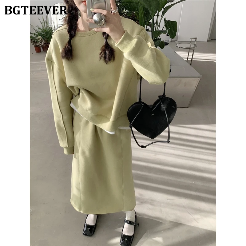

BGTEEVER Casual Thicken Velvet Women 2 Pieces Set O-neck Sweatshirts & Elastic Waist Split Skirts 2021 Winter Female Tracksuits