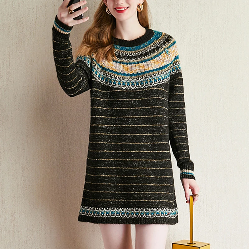 Женское свободное платье свитер подиумное вязаное болотного цвета в полоску с