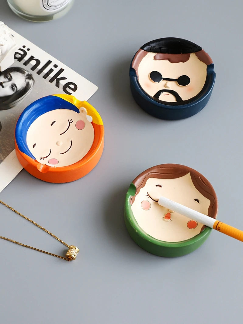 

Famous painting character ashtray cute girl home living room simple modern light luxury personality trend office decoration