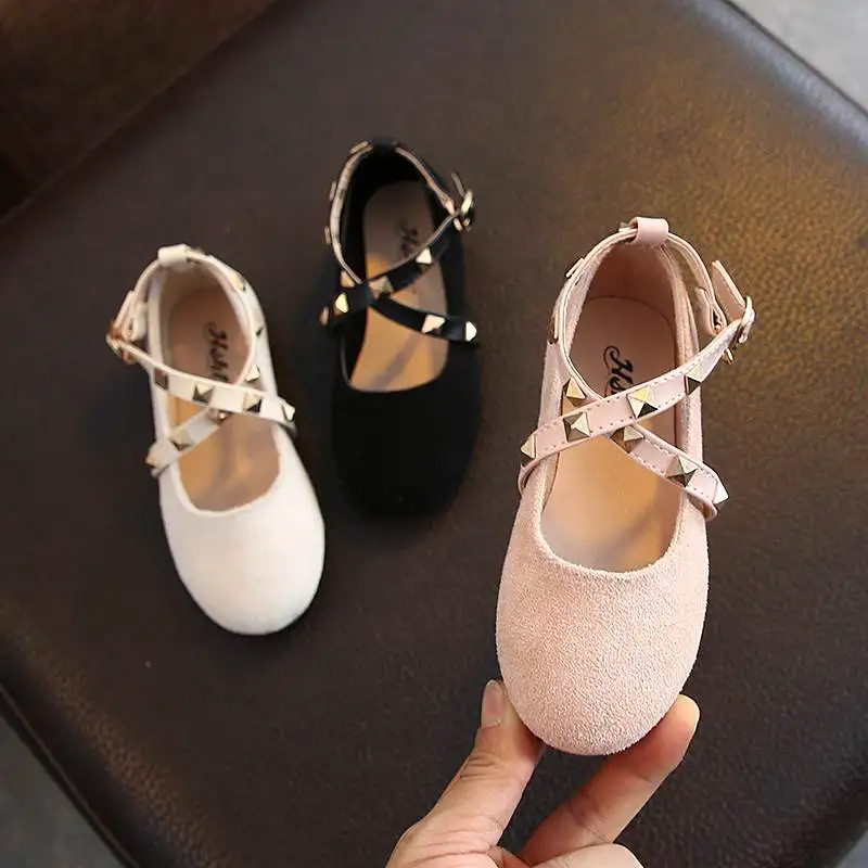 

New Children Baby Girls Shoes Infant Baby Girls Wild Dance Performance Single Princess Rivet Fashion Casual Shoes