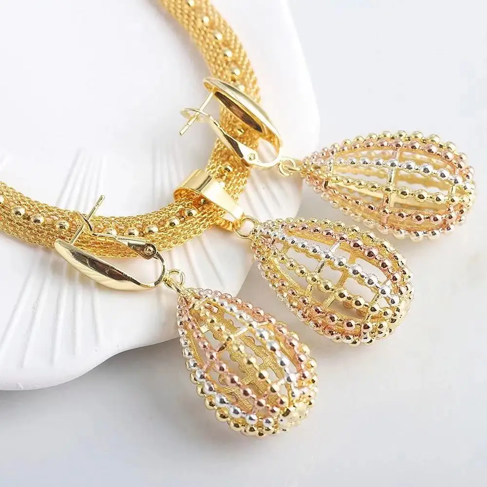 

Wholesale High Quality Diamond 18k Gold Plated African Flower Jewelry Set For Women Earring Necklace Set Gift Designer