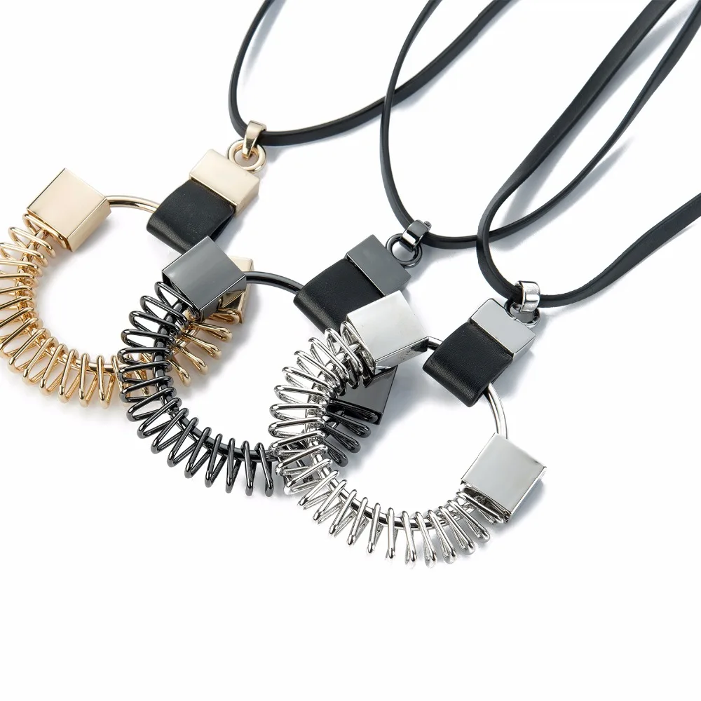 Длинное ожерелье из натуральной кожи цепочка на веревку черный/пистолет