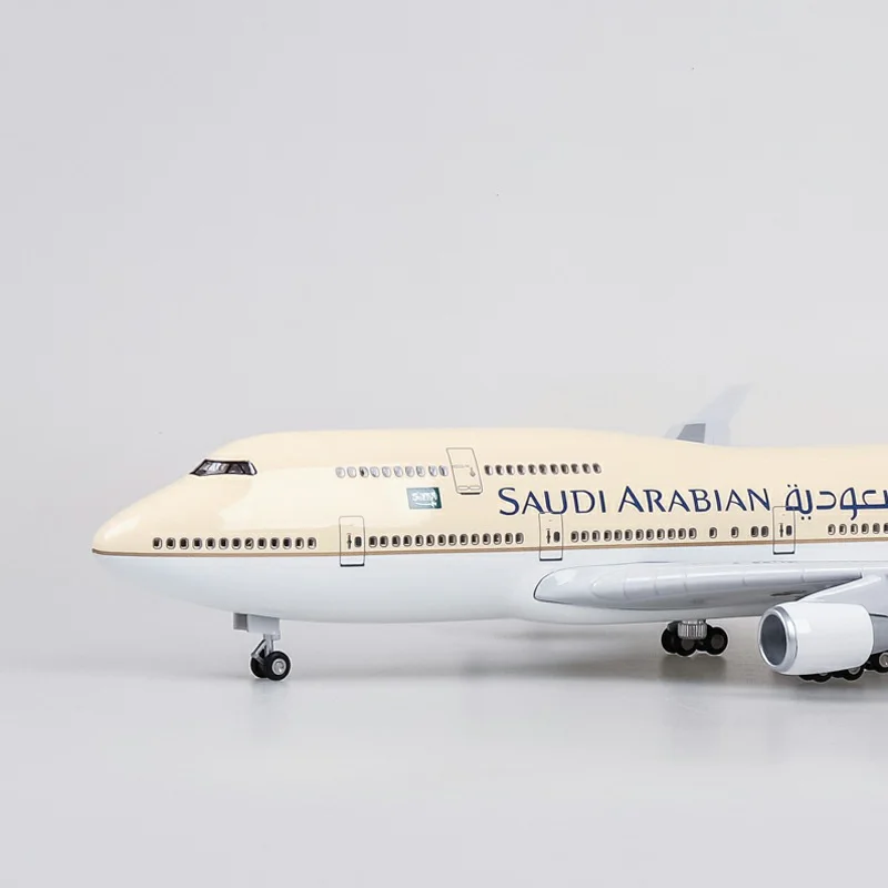 47CM 1/150 Scale Airplane 747 B747-400 Aircraft Saudi Arabian Airlines Model With Light &amp Wheels Landing Gear Diecast Plane Toys | Игрушки