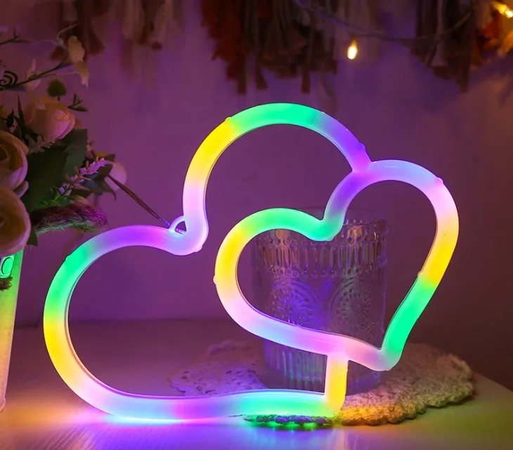 Декоративный неоновый светильник с двумя сердечками настенный ночник для