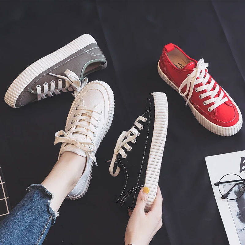 Повседневная парусиновая женская обувь Новинка однотонная на плоской подошве в