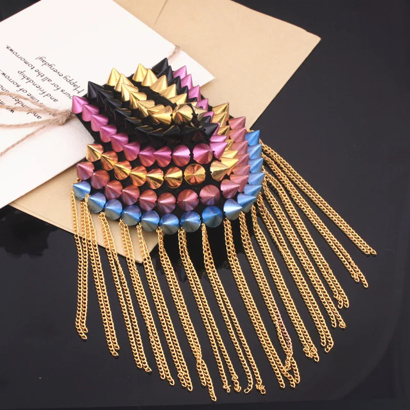 Рок Панк Заклепки эполета ювелирные изделия кисточка плечо брошь певец эполеты