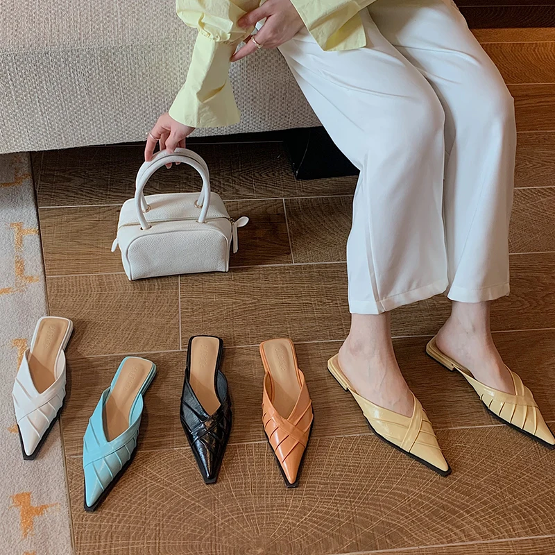 

2022 Women New Flast Mules Slippers Female Casual Flip Flops Shoes Fashion Pointed Toe Slides For Ladies Flats Sandals Shoes