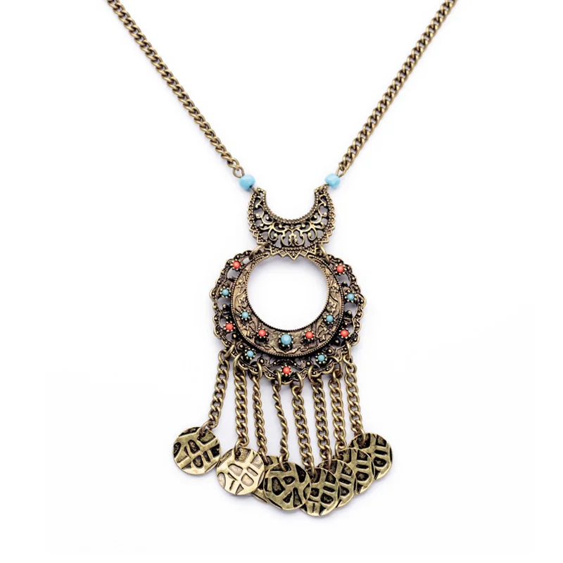Женское ожерелье с подвеской в готическом стиле геометрическим орнаментом форме