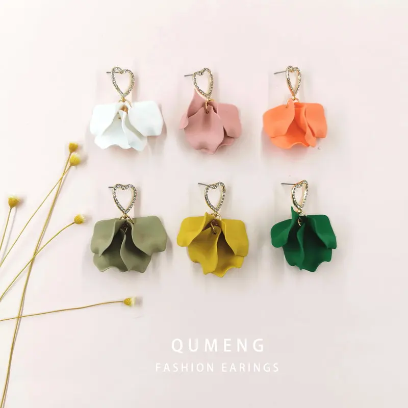 QUMENG милые серьги с сердцем новые корейские Стильные цветочные Лепестковые