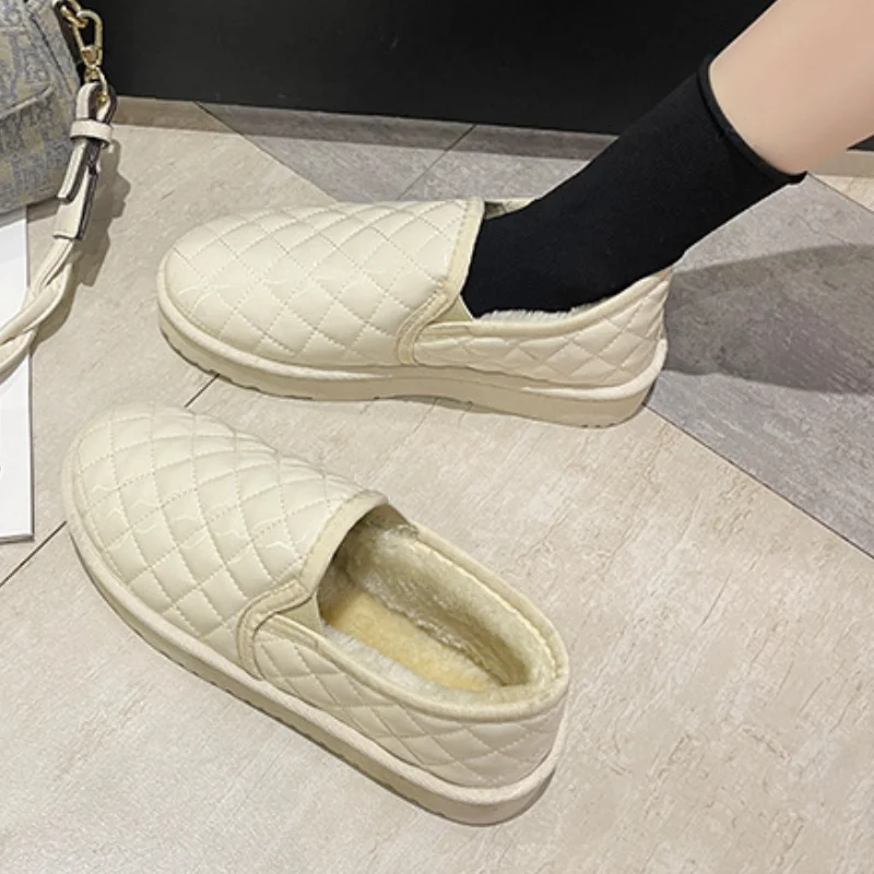 

Зимние женские повседневные туфли 2022 без застежек на плоской подошве из хлопка модная теплая плюшевая женская обувь кожаные водонепроница...