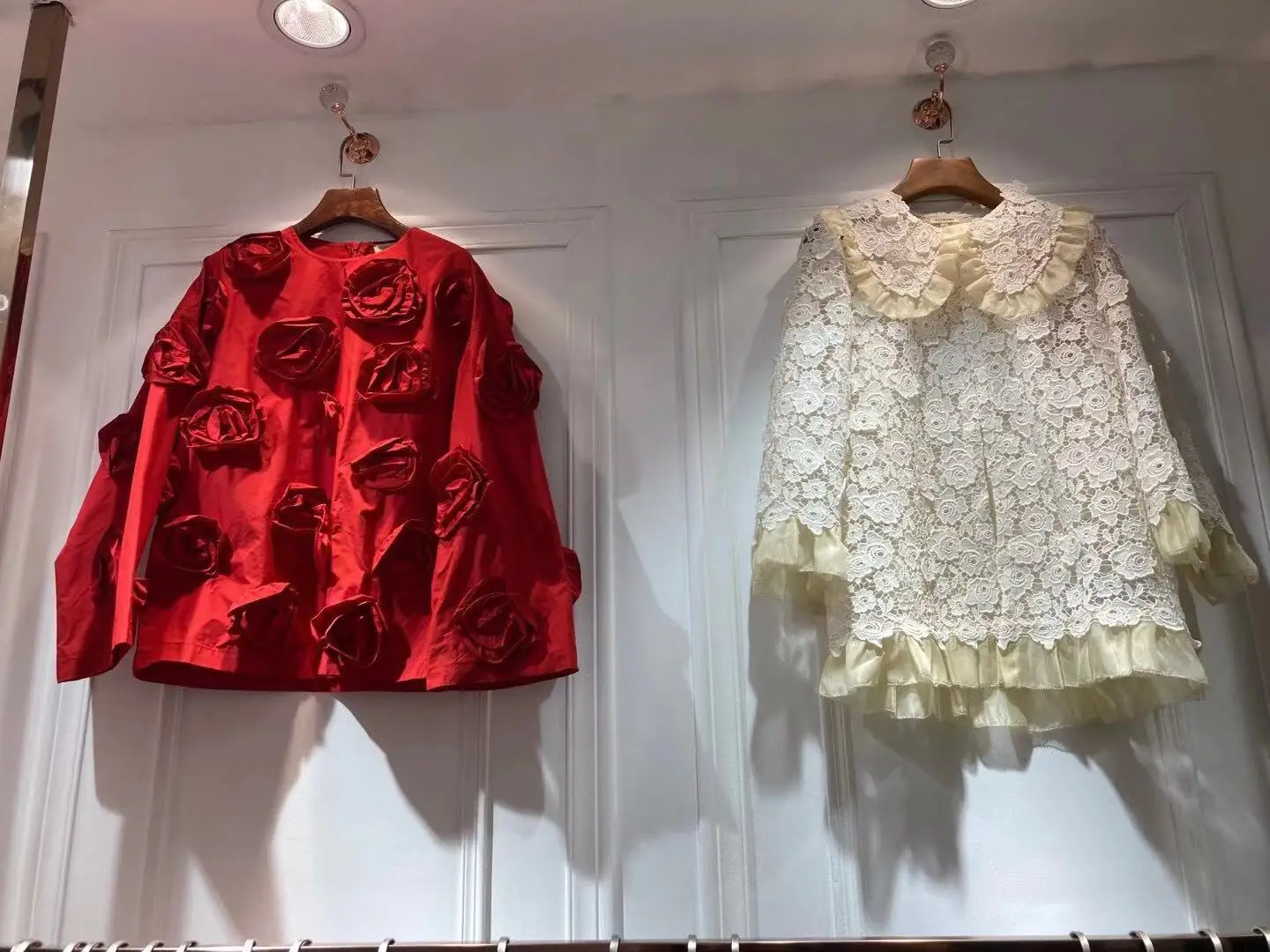 

Hollow Out Lace Embroidery Women's Loose Lace Coat European Station 2021 New Splicing Organza Long Coat