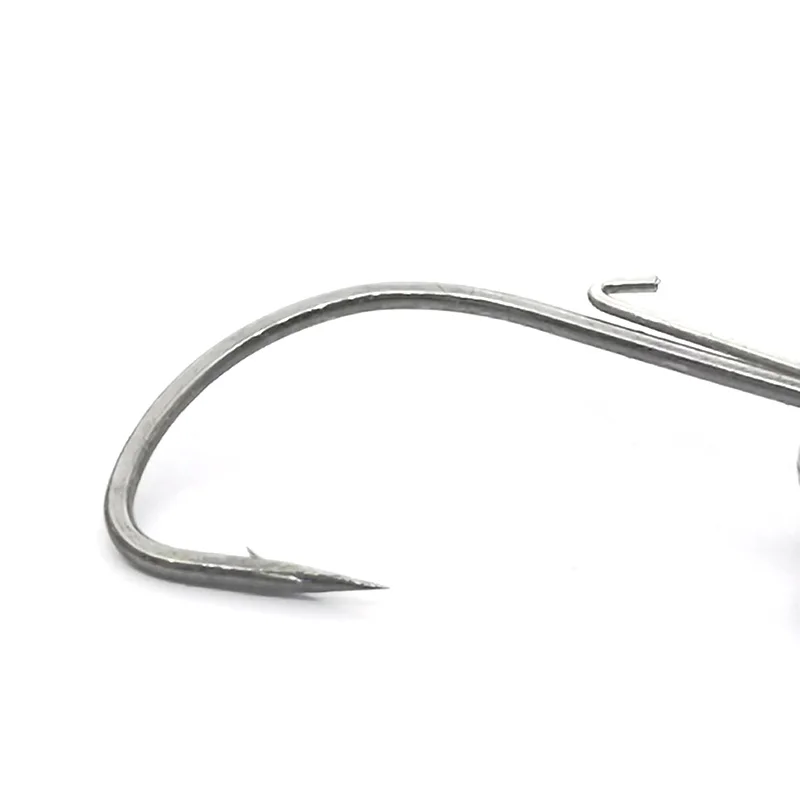 un gancho metálico diseñado para pescar u otras aplicaciones