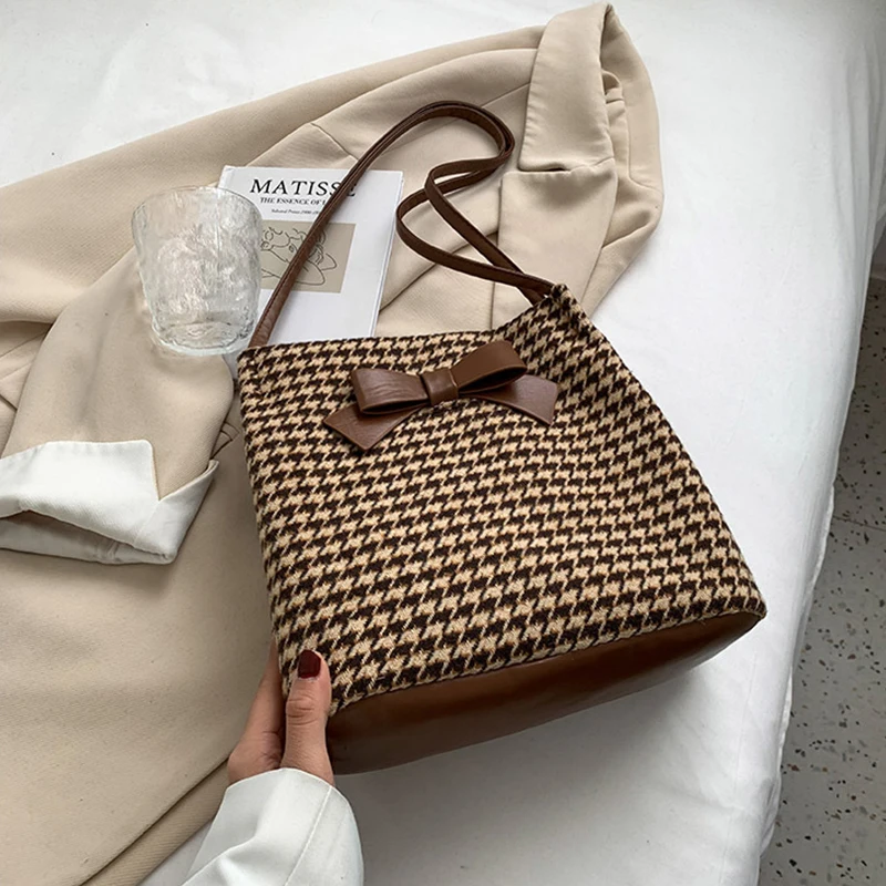 

High-quality Niche Bucket Bag Female Autumn and Winter Large-capacity Shoulder Bag 2021 New Trend Line All-match Bag