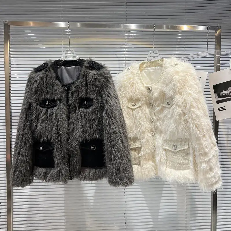

2021 Winter New Environmental Protection Velvet Letter Buckle Shoulder Strap Quilted to Keep Warm Coat Female Winter Clothes