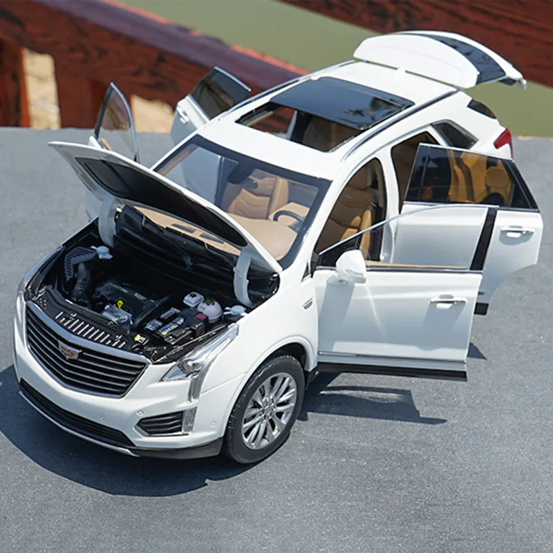 Модель автомобиля внедорожника из сплава GM XT5 в масштабе 1/18 литой металлический